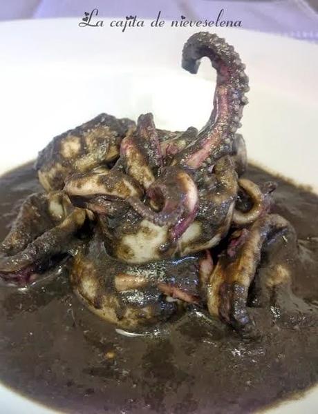 Calamares en su tinta