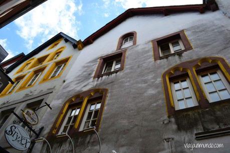 Fachadas en el barrio medieval judío, donde ahora hay bares