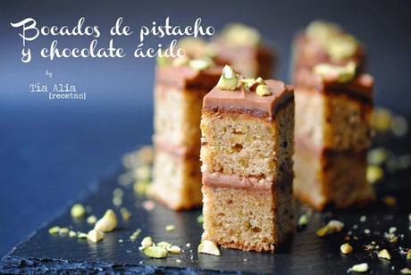 Bocados de pistacho y chocolate ácido