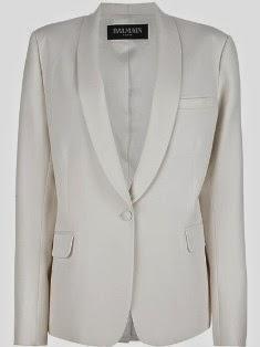 Kim y Angelina, del blanco al negro. Elije el look