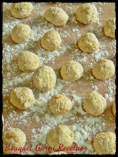 Malfatti de calabaza con Salsa rosa Malfatti de calabaza con Salsa rosa