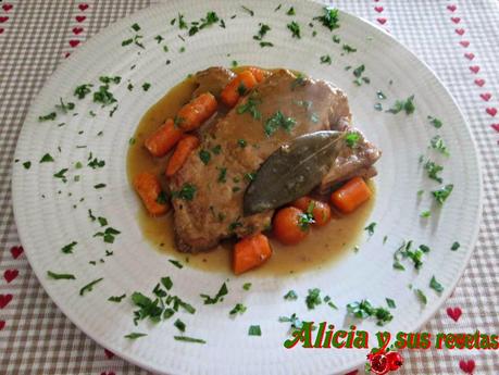 ENTRECOT DE TERNERA CON ZANAHORIAS EN SALSA ESPAÑOLA