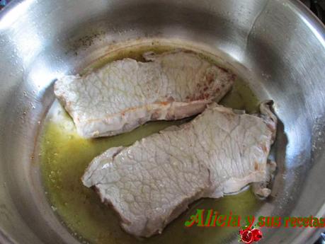 ENTRECOT DE TERNERA CON ZANAHORIAS EN SALSA ESPAÑOLA