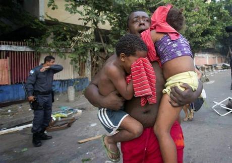 DESALOJO Y COPA MUNDIAL DE FÚTBOLMoisés Cayetano RosadoCo...