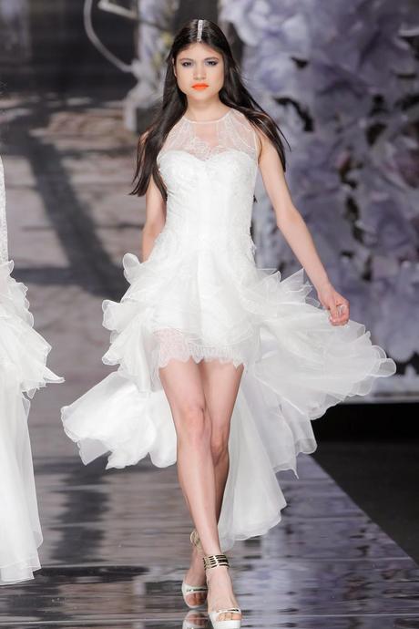 Los vestidos de novia de YolanCris sorprenden por su originalidad, frescura, transparencias y alta costura