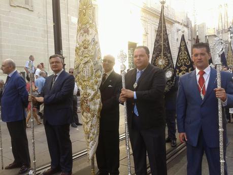 Nuestra hermandad, presente en las procesiones de la Divina Pastora de San Antonio y de la Virgen de Consolación de Utrera