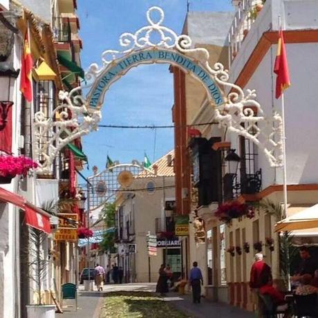 Nuestra hermandad, presente en las procesiones de la Divina Pastora de San Antonio y de la Virgen de Consolación de Utrera