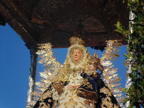 Nuestra hermandad, presente en las procesiones de la Divina Pastora de San Antonio y de la Virgen de Consolación de Utrera