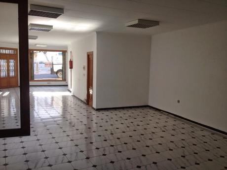 Se alquila local comercial en Almadén