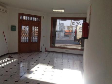 Se alquila local comercial en Almadén