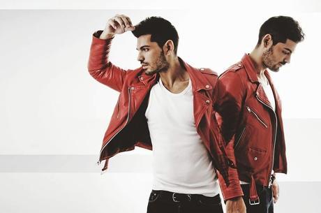 SALVA OTERGA se desnuda en su nuevo single COMO UN ANGEL SALVA OTERGA se desnuda en su nuevo single COMO UN ANGEL