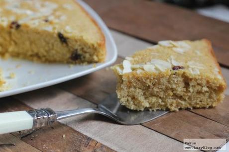 Bizcocho esponjoso de calabaza, pasas y almendras. Receta