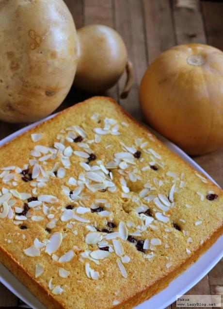 Bizcocho esponjoso de calabaza, pasas y almendras. Receta