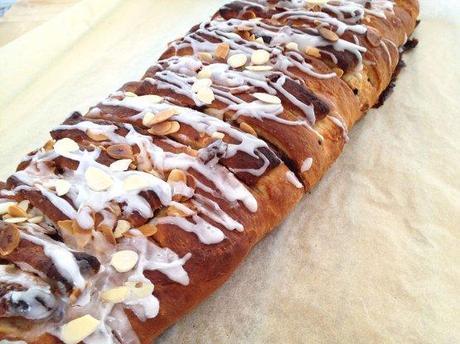 Trenza danesa Trenza danesa receta tartas nórdicas tartas almendras canela glaseado rollos tartas de canela rollos canela nórdicos recetas postres y dulces nórdicos recetas delikatissen recetas de postres fáciles postres para café postres daneses pastas café nórdicas