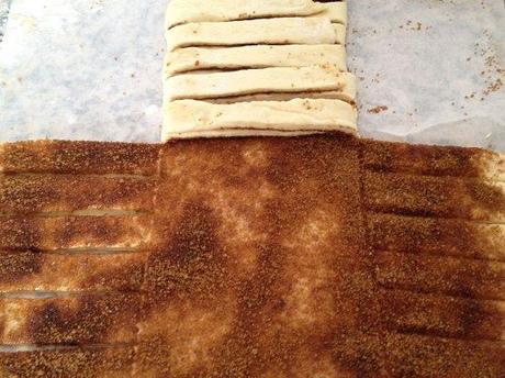 Trenza danesa Trenza danesa receta tartas nórdicas tartas almendras canela glaseado rollos tartas de canela rollos canela nórdicos recetas postres y dulces nórdicos recetas delikatissen recetas de postres fáciles postres para café postres daneses pastas café nórdicas