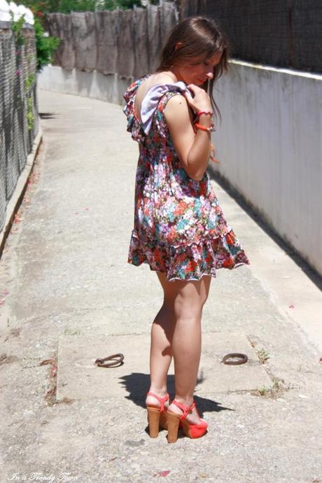 VANE FLOWERS VANE FLOWERS 7 7