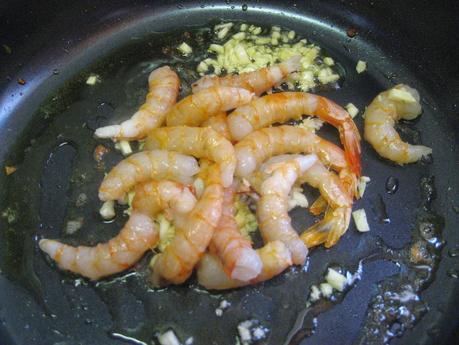 CALAMARES RELLENOS CON ALCACHOFAS Y GAMBAS