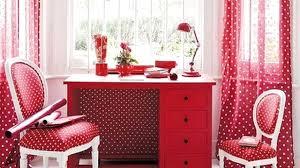 Diversos rincones en color rojo