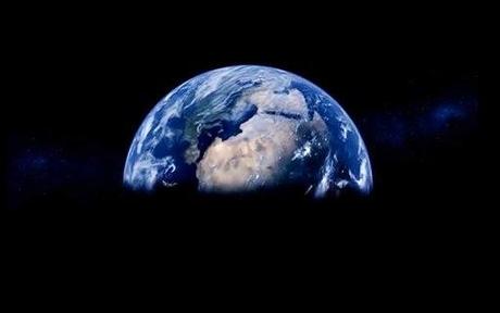 Ella Está Viva... Hermosa... Finita... Herida... Merece la Pena Morir por… [reposición]