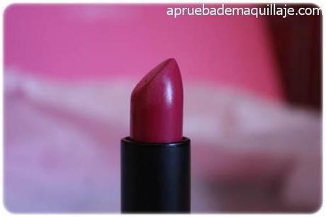 barra de labios natural tono Passion Pink de Lily Lolo cruelty free labial