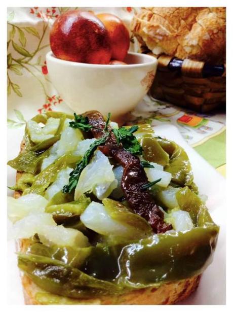 Tosta de bacalao con crema de aceite de pimiento verde Tosta de bacalao con crema de pimientos