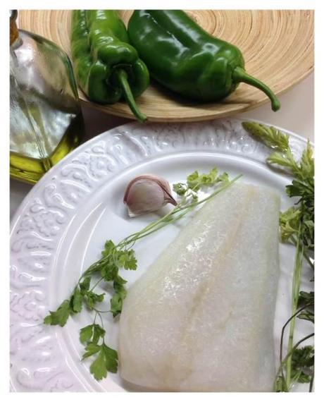 Tosta de bacalao con crema de aceite de pimiento verde Tosta de bacalao con crema de aceite de pimientos verde