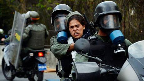 REPRIMEN OPOSITORES EN VENEZUELA: COMPLICIDAD DE LA REGIÓN