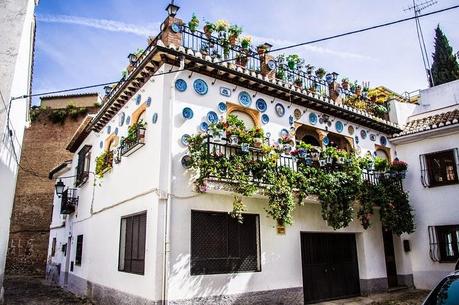 Granada, azul y blanco