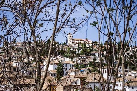 Granada, azul y blanco