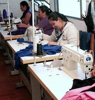 Entre la Informalidad y la Muerte: La vía crucis de las pequeñas Empresas y la Responsabilidad del Estado Entre la Informalidad y la Muerte: La vía crucis de las pequeñas Empresas y la Responsabilidad del Estado