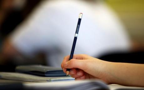 ¿Qué es mejor, tomar apuntes a mano o con la computadora?