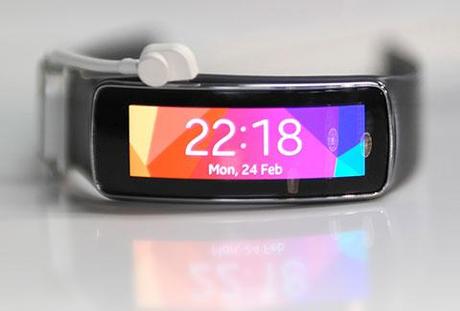 El Gear Fit  es el pulsómetro de Samsung enfocado a actividades deportivas. 