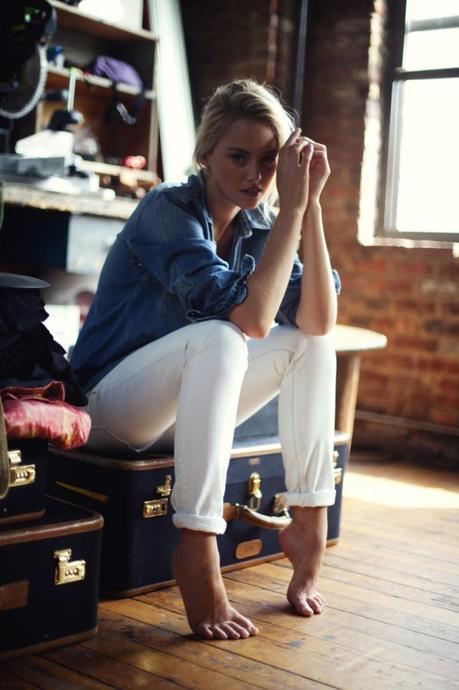 WHITE JEANS AS A SPRING 2014 TREND