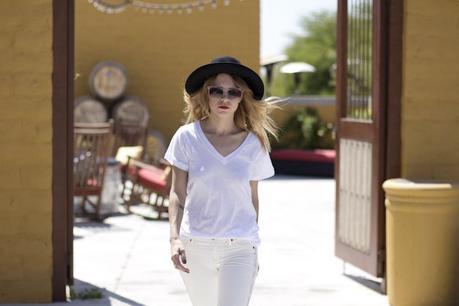 WHITE JEANS AS A SPRING 2014 TREND