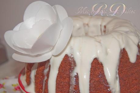 BUNDT CAKE DE MARACUYÁ CON CREMA DE QUESO Y NATA