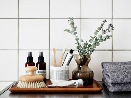 sillón Butterfly sillas Eames sidechair sillas ant lámpara AJ Floor interiores espacios pequeños estilo y diseño nórdico escandinavo estilo nórdico escandinavo decoración elegante blanco gris madera decoración con mucho estilo blog decoracion interiores Acabados impecables en decoración 