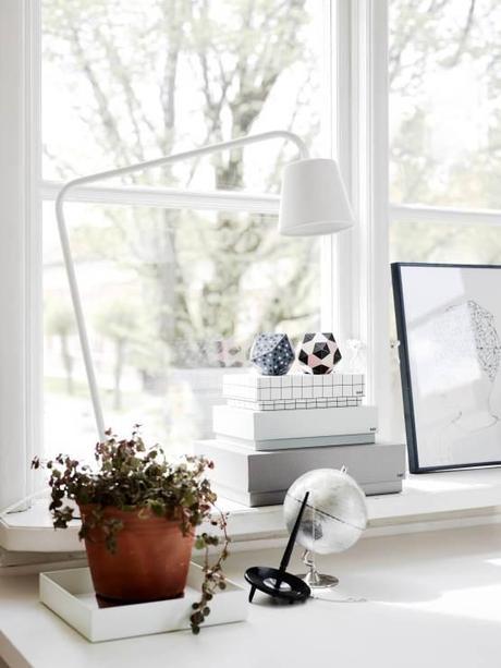 sillón Butterfly sillas Eames sidechair sillas ant lámpara AJ Floor interiores espacios pequeños estilo y diseño nórdico escandinavo estilo nórdico escandinavo decoración elegante blanco gris madera decoración con mucho estilo blog decoracion interiores Acabados impecables en decoración 