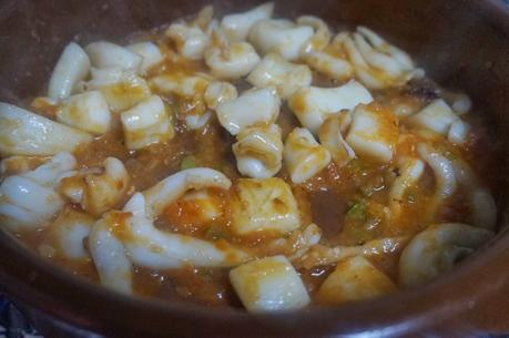 Sepia con alcachofas