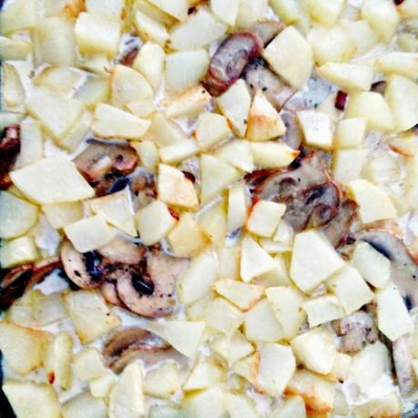 RECETAS. Pechuga de pollo con sopa de cebolla y nata.