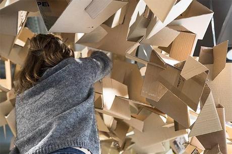 Susana Piquer muestra “la desnuda verdad de los vaqueros” en su montaje para Nudie Jeans Barcelona. 12 nudie jeans