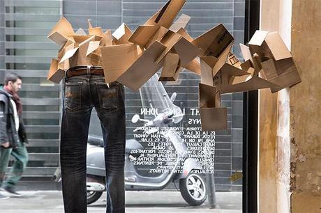 Susana Piquer muestra “la desnuda verdad de los vaqueros” en su montaje para Nudie Jeans Barcelona. 20 nudie jeans