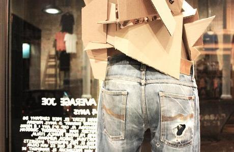 Susana Piquer muestra “la desnuda verdad de los vaqueros” en su montaje para Nudie Jeans Barcelona. 5 nudie jeans