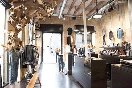 Susana Piquer muestra “la desnuda verdad de los vaqueros” en su montaje para Nudie Jeans Barcelona. 1 nudie jeans