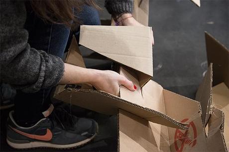 Susana Piquer muestra “la desnuda verdad de los vaqueros” en su montaje para Nudie Jeans Barcelona. 10 nudie jeans