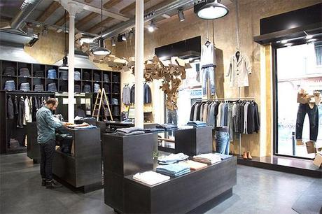 Susana Piquer muestra “la desnuda verdad de los vaqueros” en su montaje para Nudie Jeans Barcelona. 3 nudie jeans