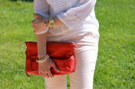 Round glasses at spring