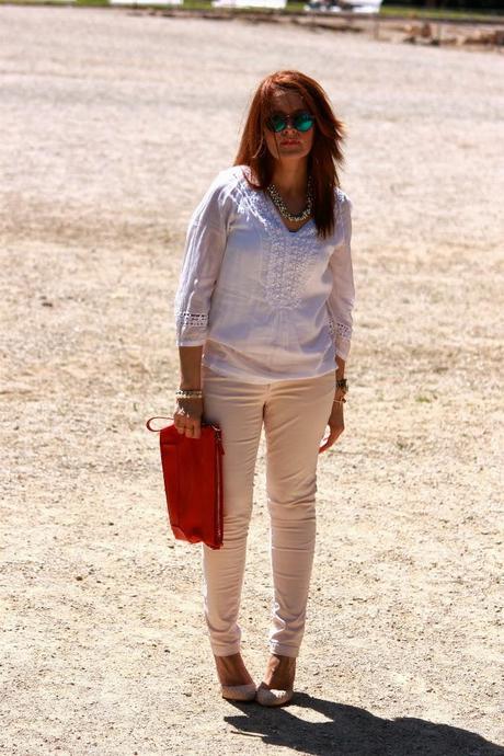 Round glasses at spring