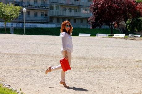 Round glasses at spring