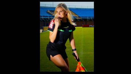 Las arbitras mas atractivas del mundo...¿o no?