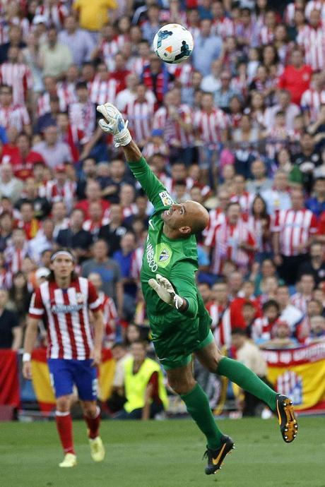 La mano derecha de Willy Caballero